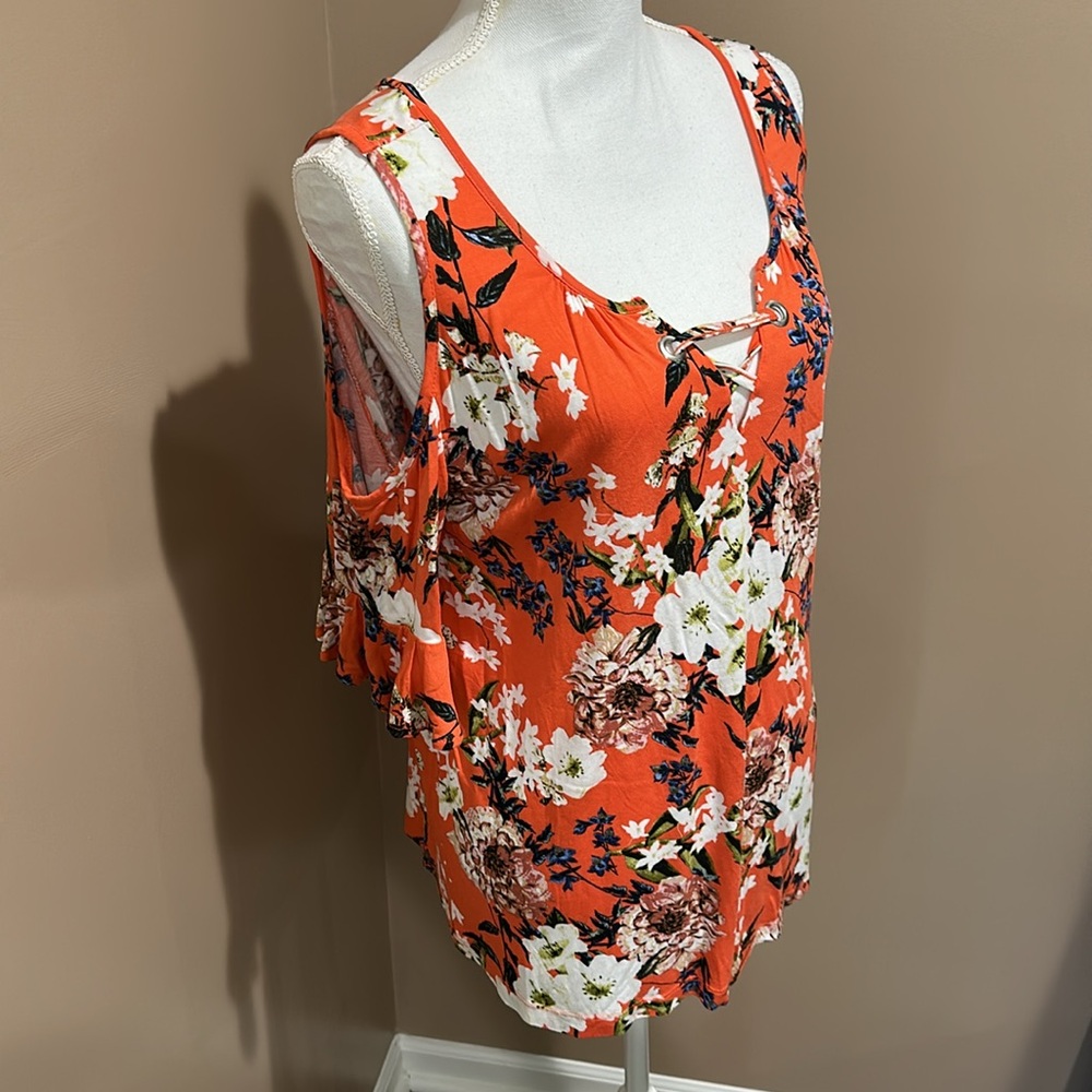 VENUS Floral Print Cold Shoulder Top - Picture 8 of 12